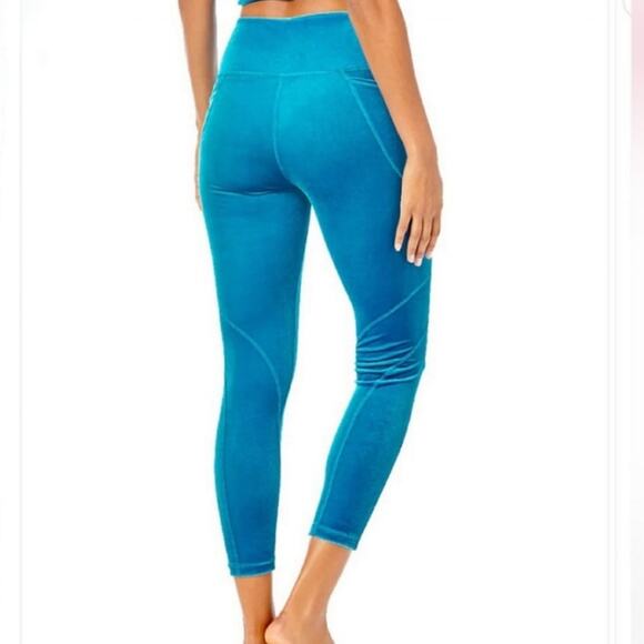 Lilly Pulitzer Weekender Velvet Leggings Blue Size XXL High-Rise Crop UPF 50+ - Picture 5 of 10